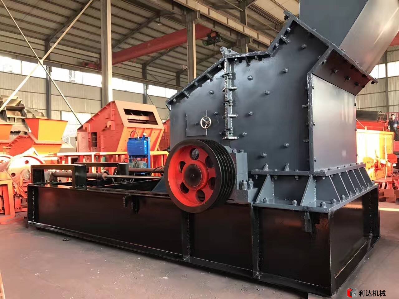 液壓開(kāi)箱制砂機(jī)